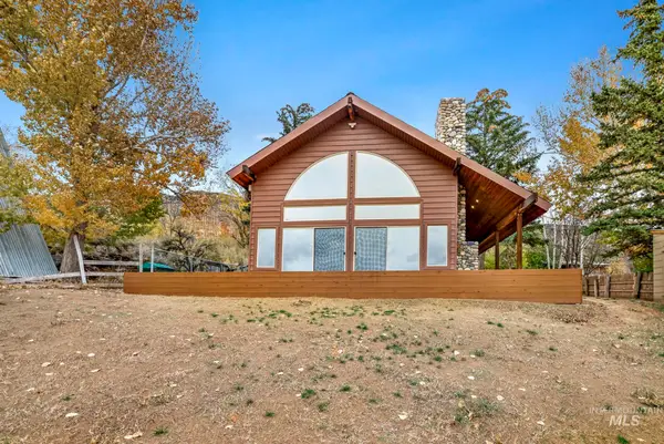 150 Wood River Canal Rd, Bellevue, ID 83313