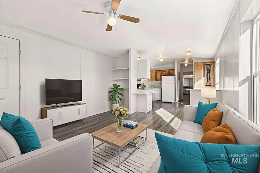 240 Colleen Dr, Mountain Home, ID 83647 - Image #3