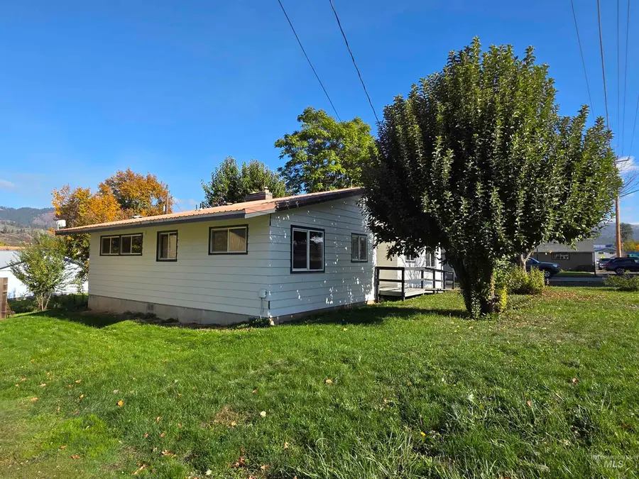 902 3rd St, Kamiah, ID 83536 - Image #3