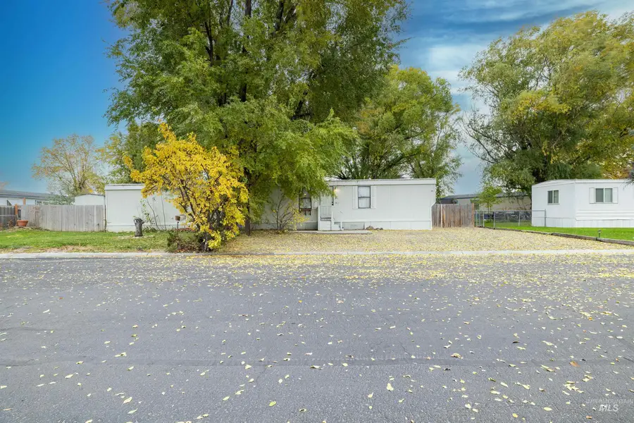 5016 E Ustick Rd #Trlr 25, Caldwell, ID 83605 - Image #2