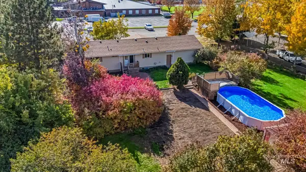 222 E 2nd St, Kuna, ID 83634