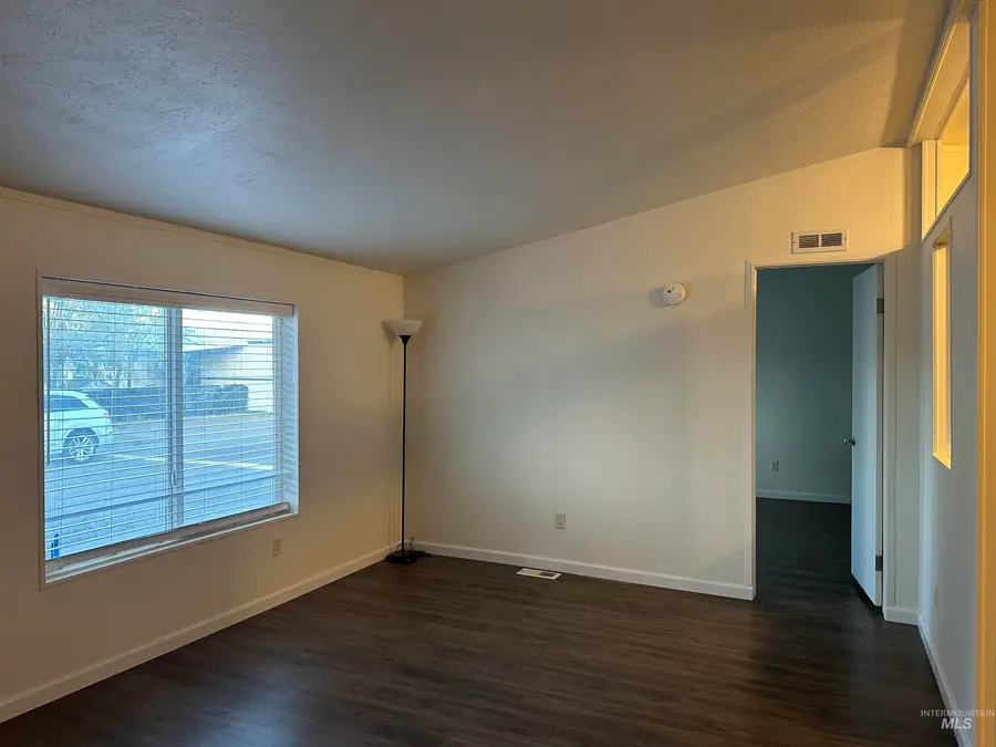 3104 Sage Dr, Caldwell, ID 83605 - Image #2