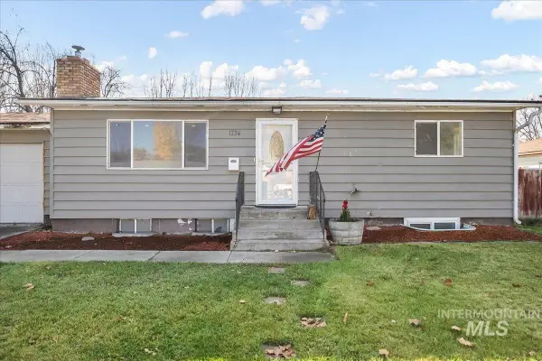 1734 Poplar Ave, Twin Falls, ID 83301