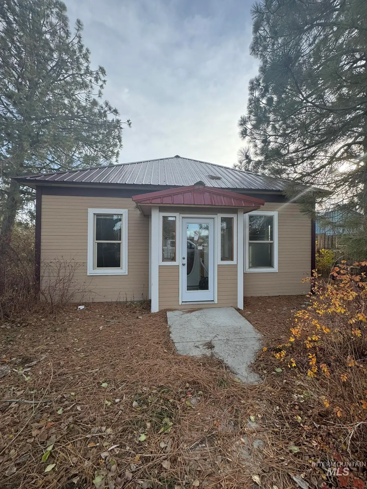 232 E Willow Ave, Fairfield, ID 83327 - Image #1