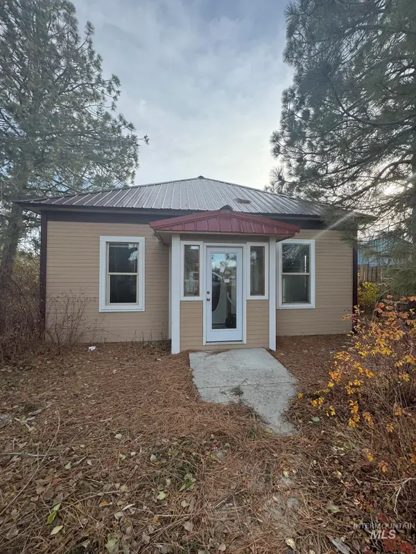 232 E Willow Ave, Fairfield, ID 83327