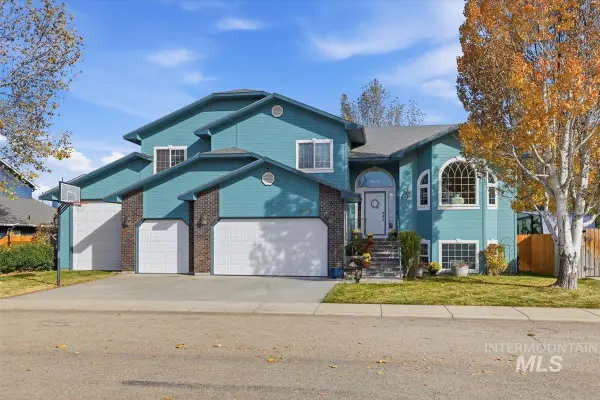 2676 S Velvet Falls Way, Meridian, ID 83642
