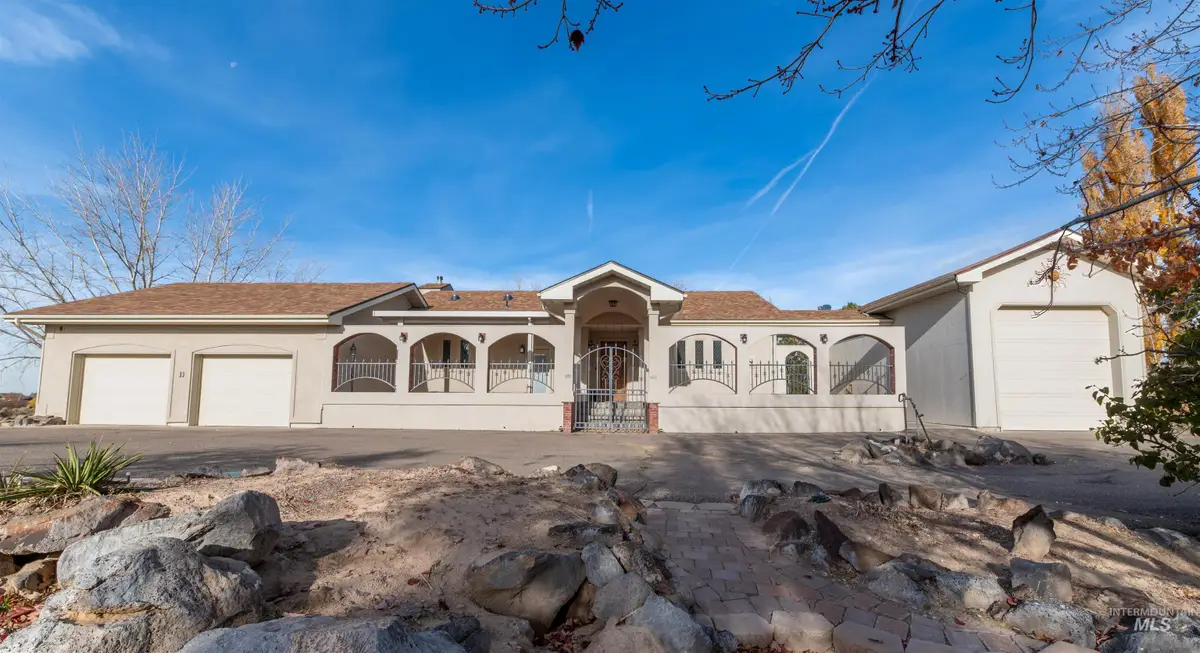 4065 N Canyon Ridge Dr, Twin Falls, ID 83301 - Image #1