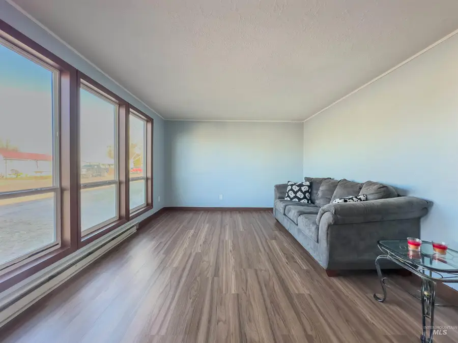 1001 16th Dr, Rupert, ID 83350 - Image #2