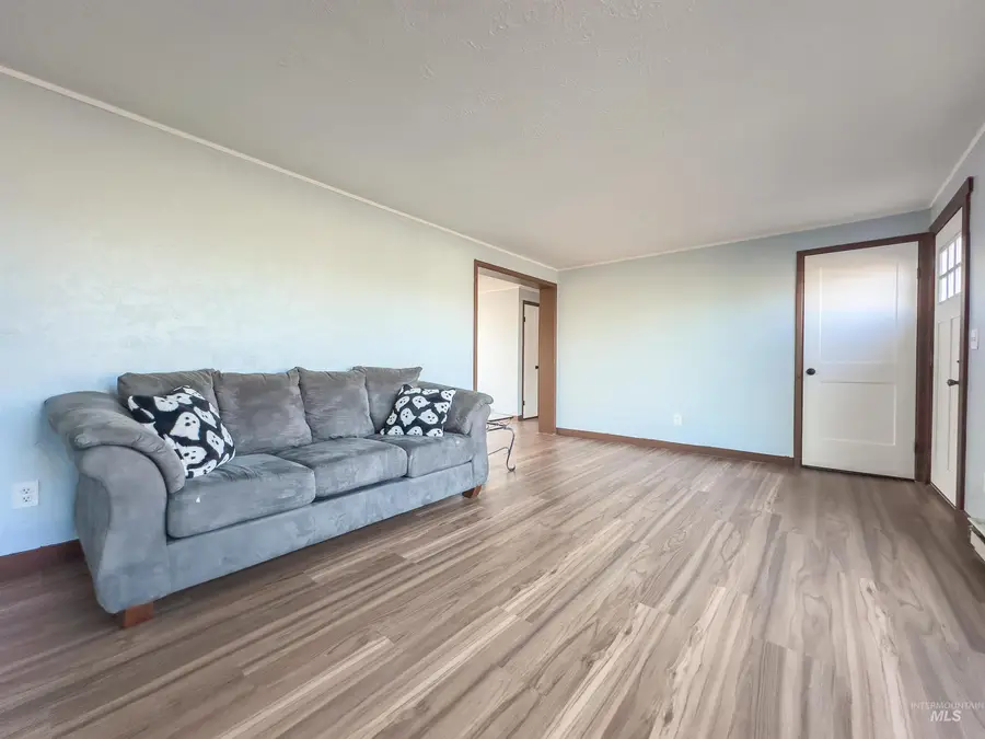 1001 16th Dr, Rupert, ID 83350 - Image #3