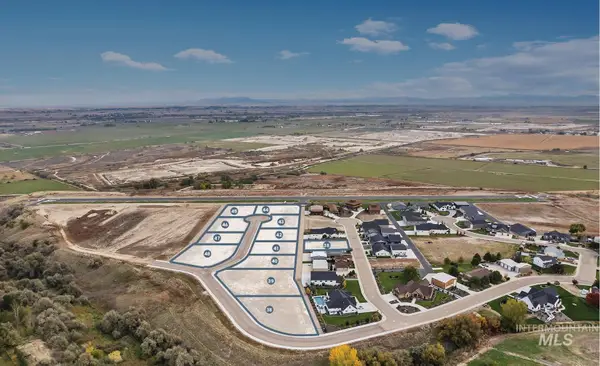 Beechcraft Cir, Greenleaf, ID 83626