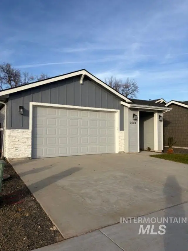 1422 E Prairiefire St, Meridian, ID 83646 - Image #2