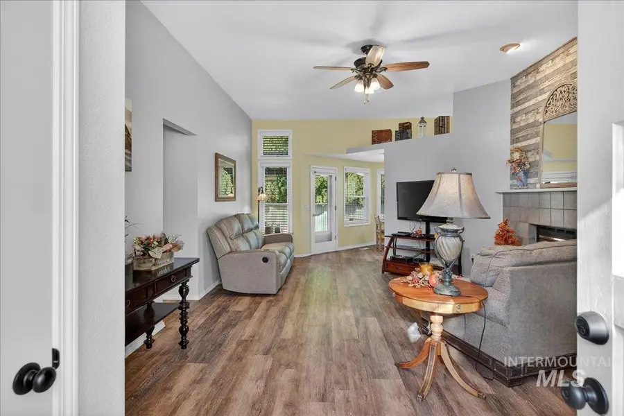 4265 N Liesel Ln, Boise, ID 83704 - Image #3