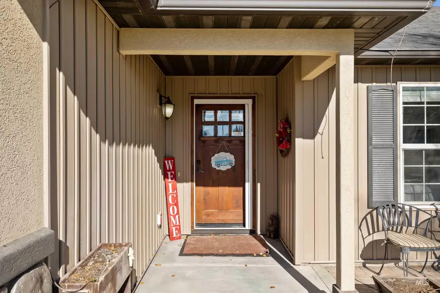 800 Kelli Ln, Filer, ID 83328 - Image #3