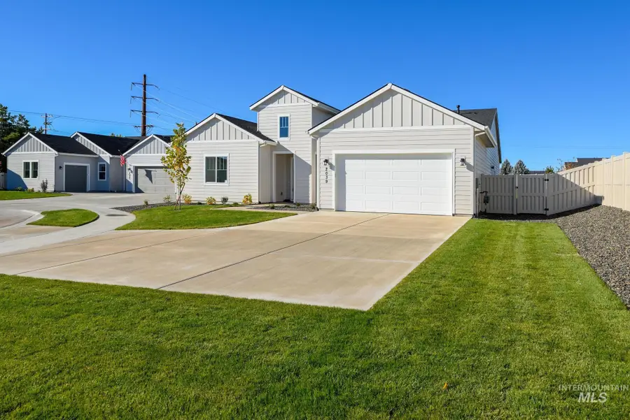 2039 N Spring Creek Ave, Middleton, ID 83644 - Image #2