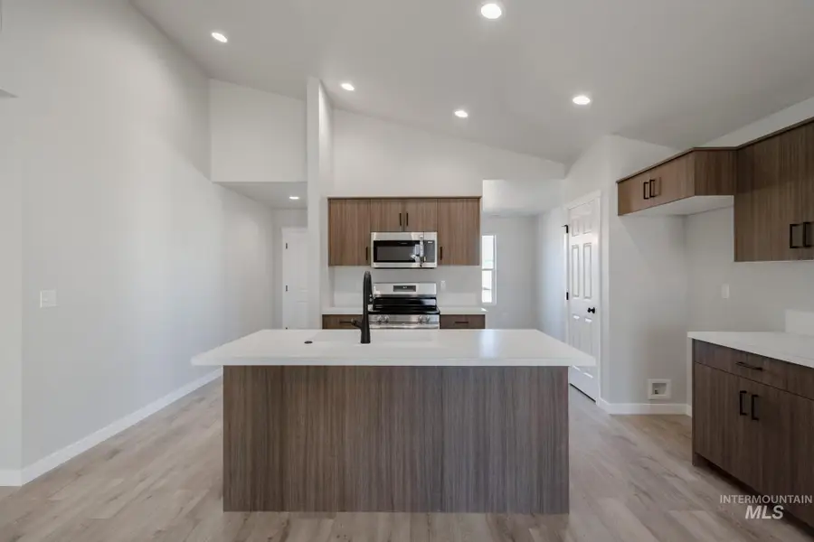 348 N Meadowsweet Ave, Kuna, ID 83634 - Image #3