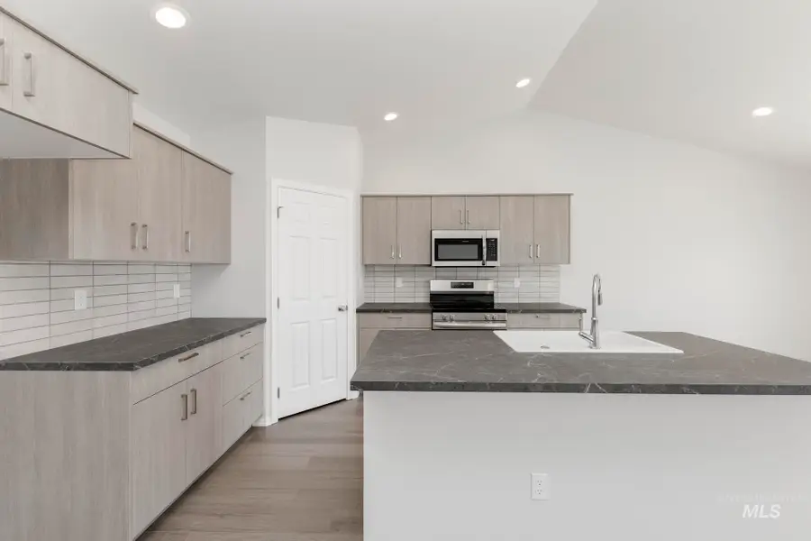 1602 Dyer St, Middleton, ID 83644 - Image #2