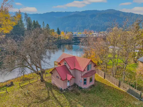 142 Northfork Dr, Ahsahka, ID 83520