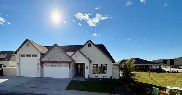 1079 W Bird Wing, Meridian, ID 83646