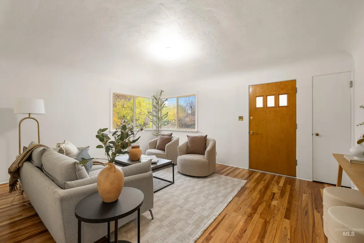 1006 S Forrest St, Boise, ID 83705 - Image #1