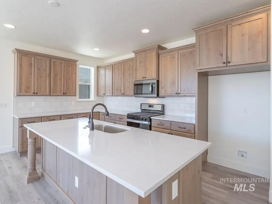 977 N Dark Maple Ave, Star, ID 83669 - Image #2