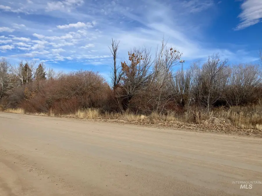 232 West Willow Avenue, Fairfield, ID 83327 - Image #2