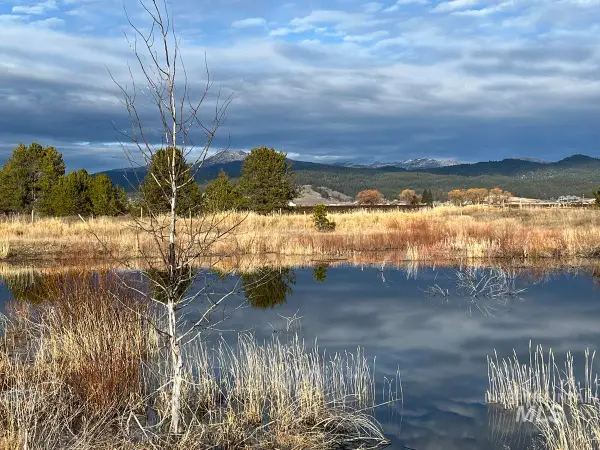 16 & 18 Loomis Lane, Donnelly, ID 83615