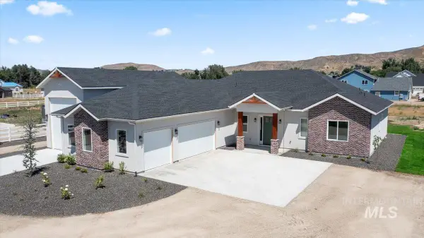 1360 Jordan Ln, Emmett, ID 83617