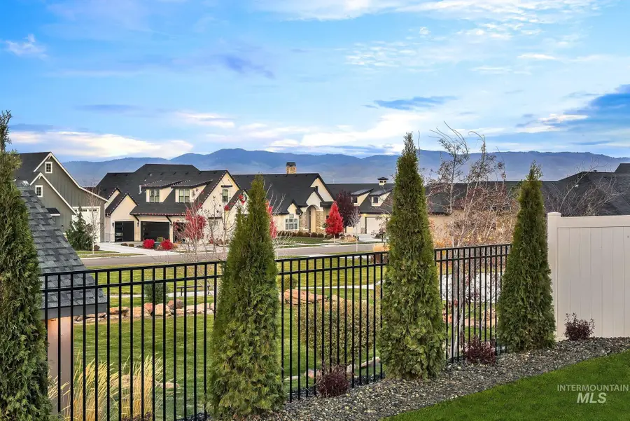 2520 E Galleon Ln, Meridian, ID 83642 - Image #2