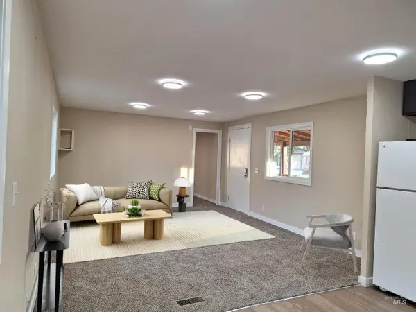 16581 N White Pine St #102, Nampa, ID 83651