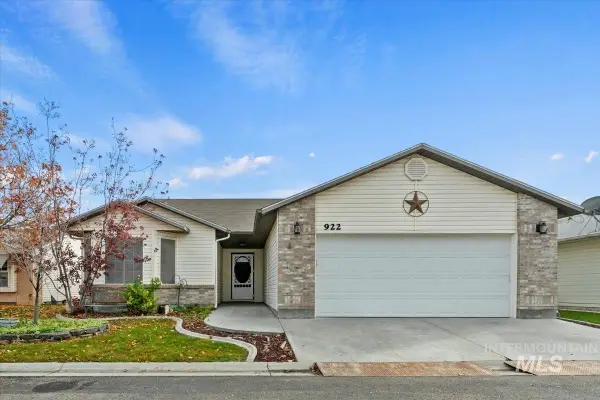 922 N Wakefield, Nampa, ID 83651