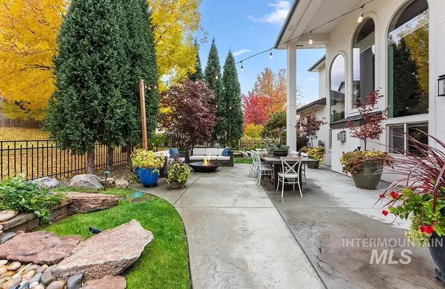 1027 E Rubicon Dr, Boise, ID 83716 - Image #2