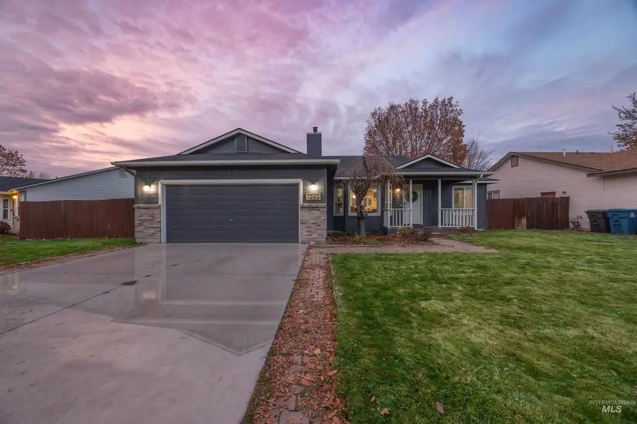 1262 E Oakridge Dr, Boise, ID 83716 - Image #2