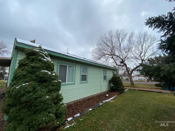 910 & 1015 E 9th S, Mountain Home, ID 83647