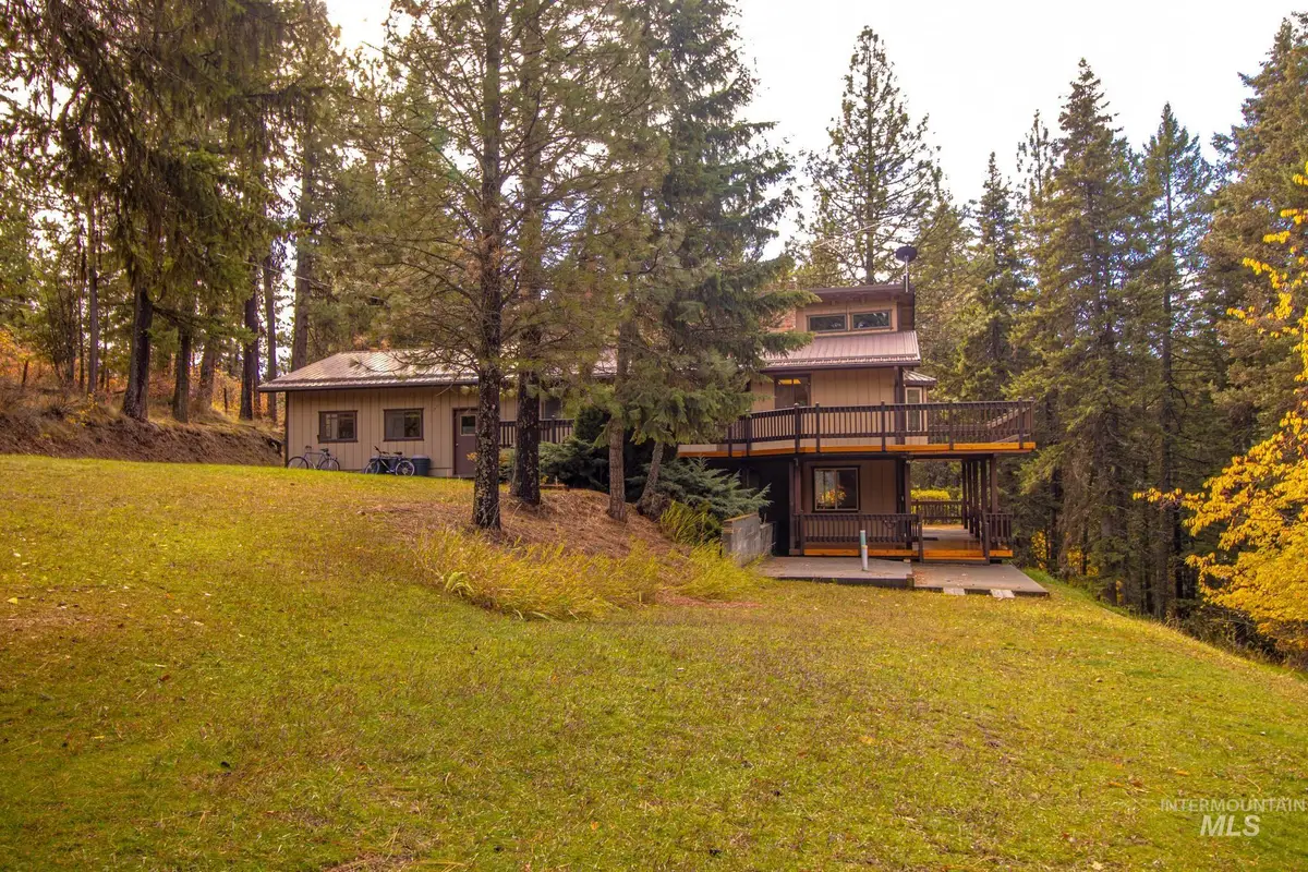 257 Devils Elbow Dr, Lenore, ID 83541 - Image #1