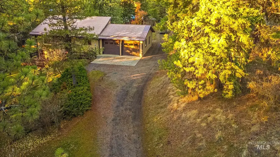 257 Devils Elbow Dr, Lenore, ID 83541 - Image #2