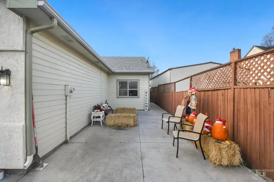8906 W Landmark Ct, Boise, ID 83704 - Image #2