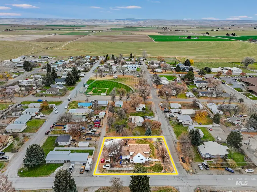 409 1st St E, Hansen, ID 83334 - Image #3