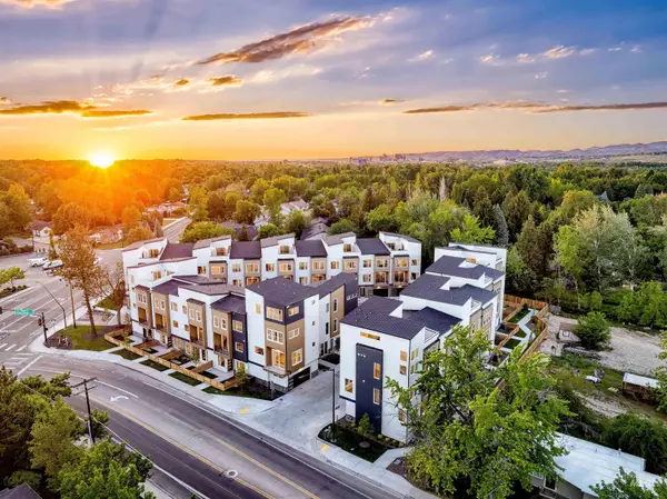 2044 S Mackinnon Ln, Boise, ID 83706