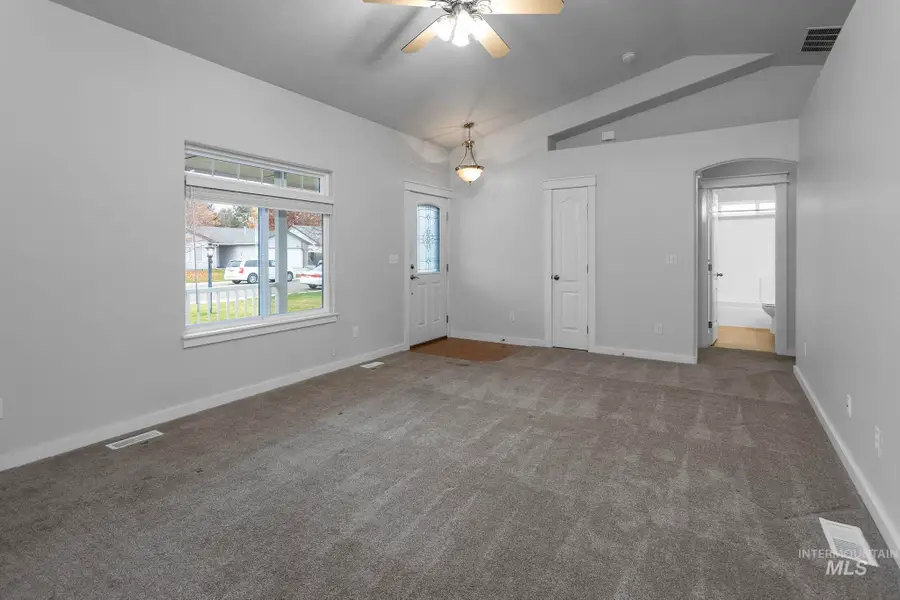1124 W Peregrine Dr, Nampa, ID 83651 - Image #3