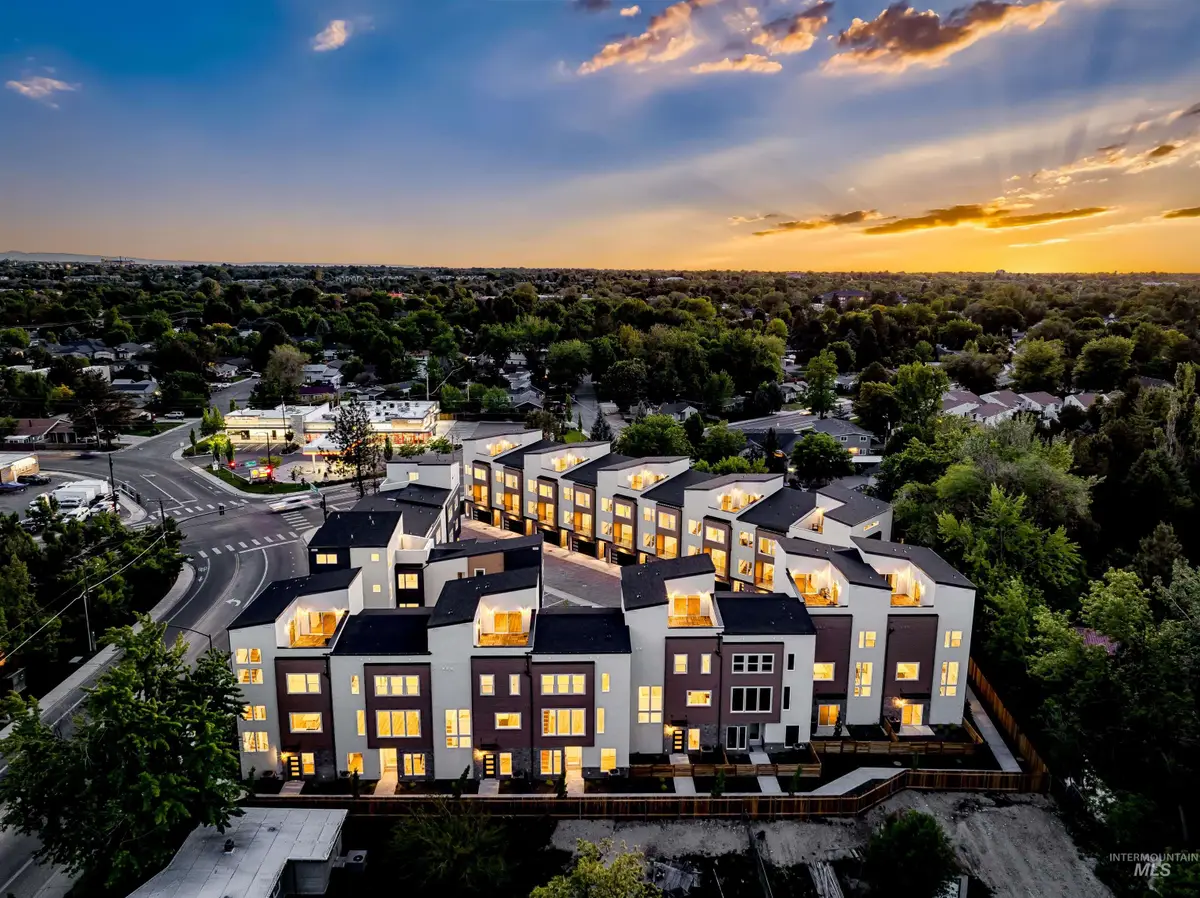 2043 S Makar Ln, Boise, ID 83706 - Image #1