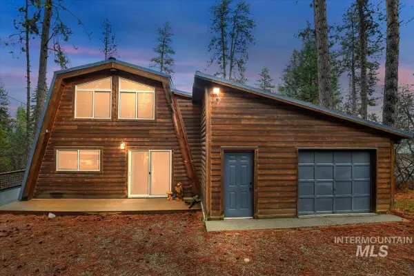 9 Moonglow Dr, Garden Valley, ID 83622