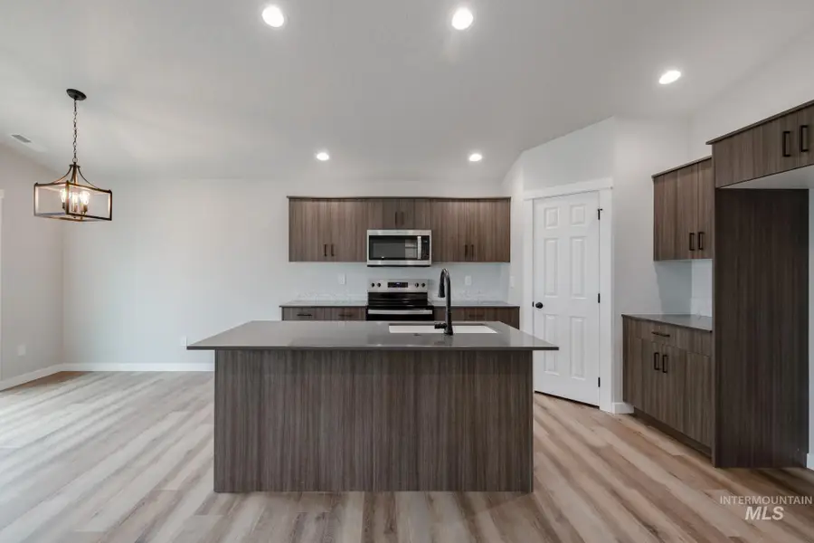 9053 W Violet St, Nampa, ID 83687 - Image #3