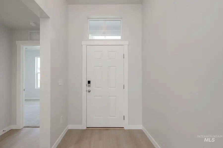 9123 W Violet St, Nampa, ID 83687 - Image #2