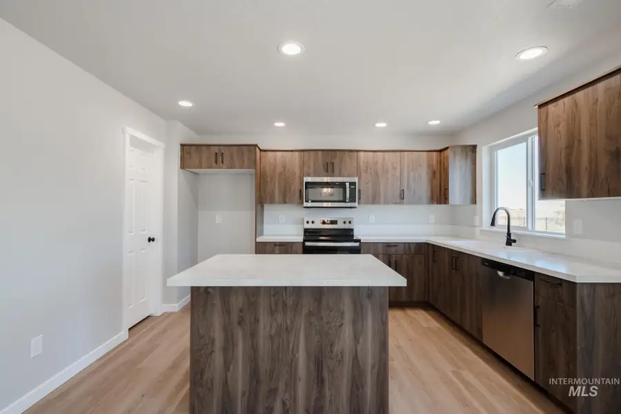 3787 E Jamestown Dr, Nampa, ID 83686 - Image #3