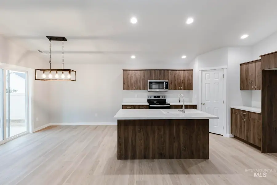 3750 E Jamestown Dr, Nampa, ID 83686 - Image #3