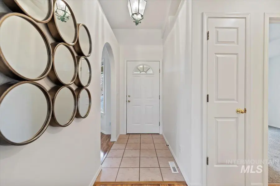 698 S Malaga Ln, Boise, ID 83709 - Image #3