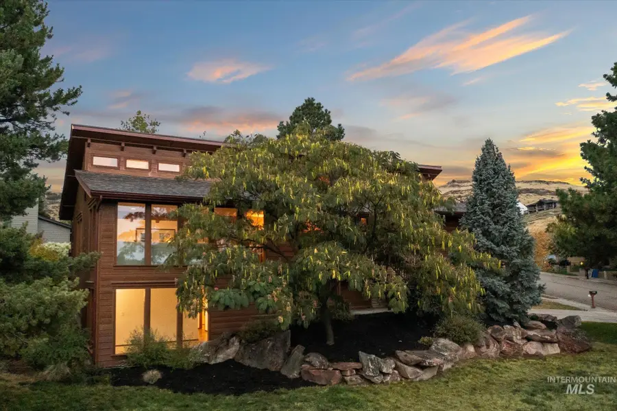 2199 S Ridge Point Way, Boise, ID 83712 - Image #2