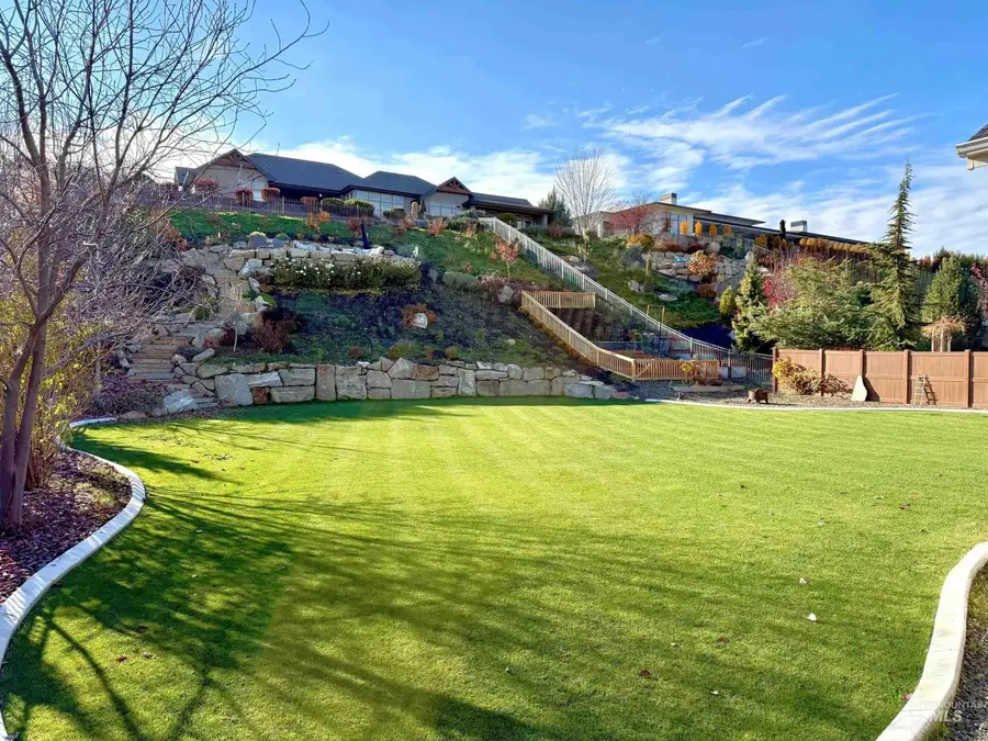 2115 E Lodge Trail Ct, Meridian, ID 83642 - Image #2