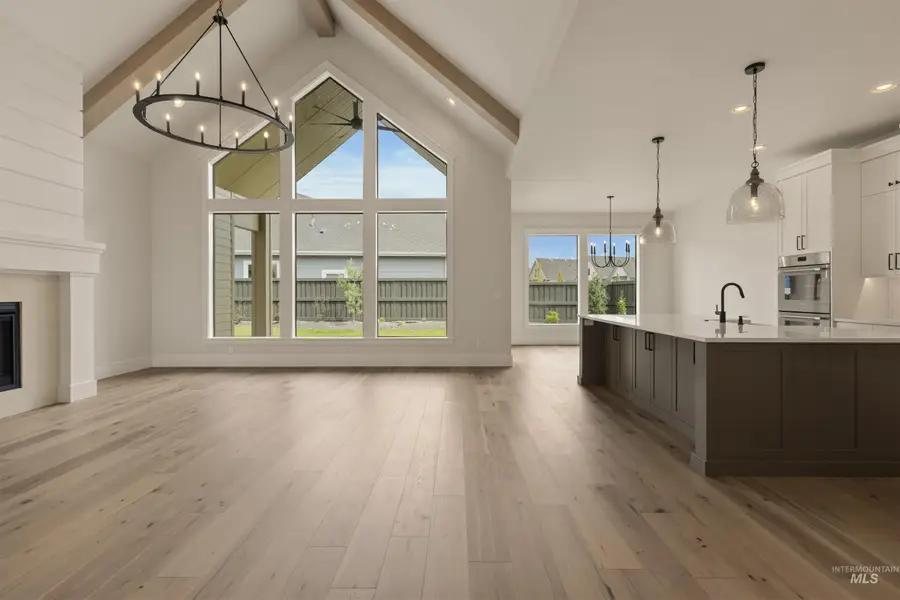 2595 E Tenzing Dr, Meridian, ID 83642 - Image #2