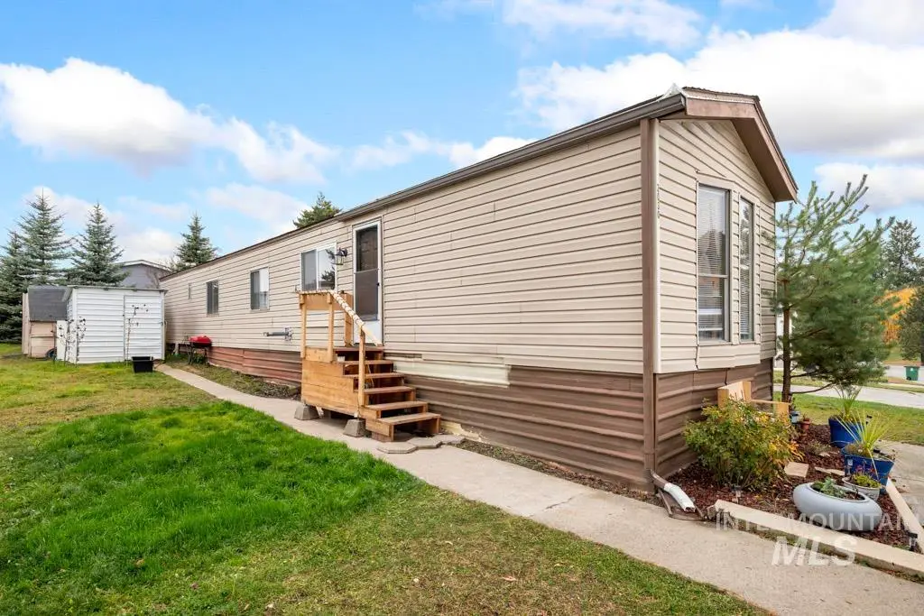 609 N Almon St Space 2030 #2030, Moscow, ID 83843 - Image #1